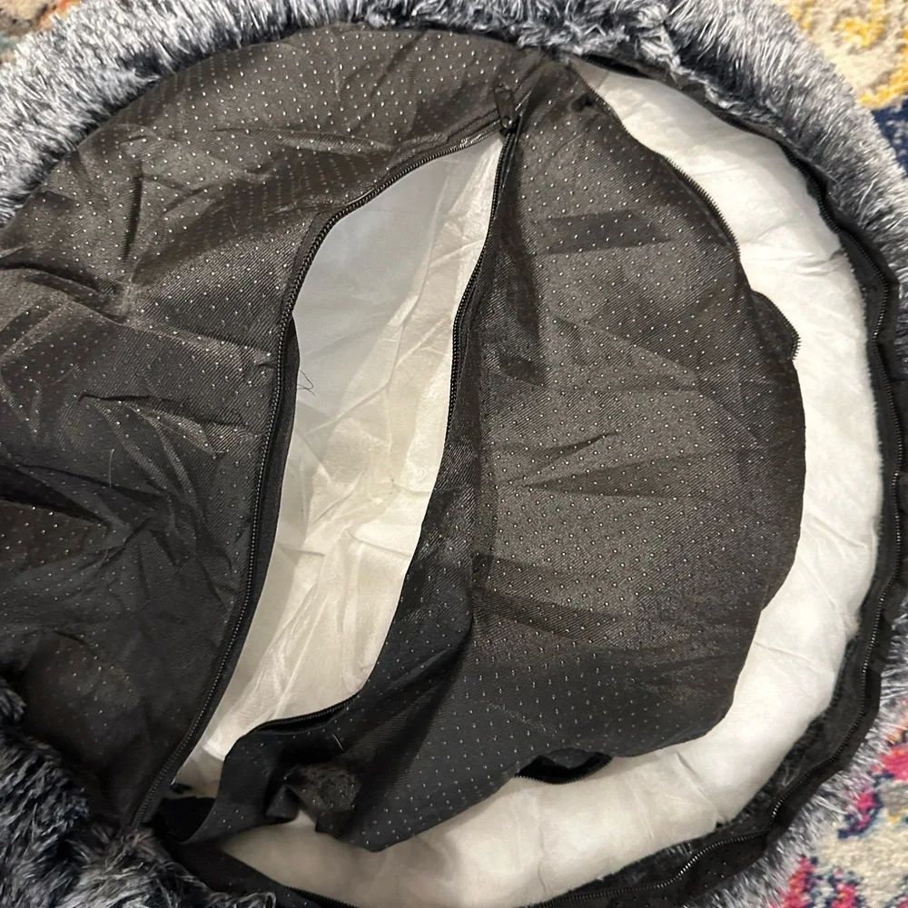 24” x 24” Dog/Cat Snuggle Bed